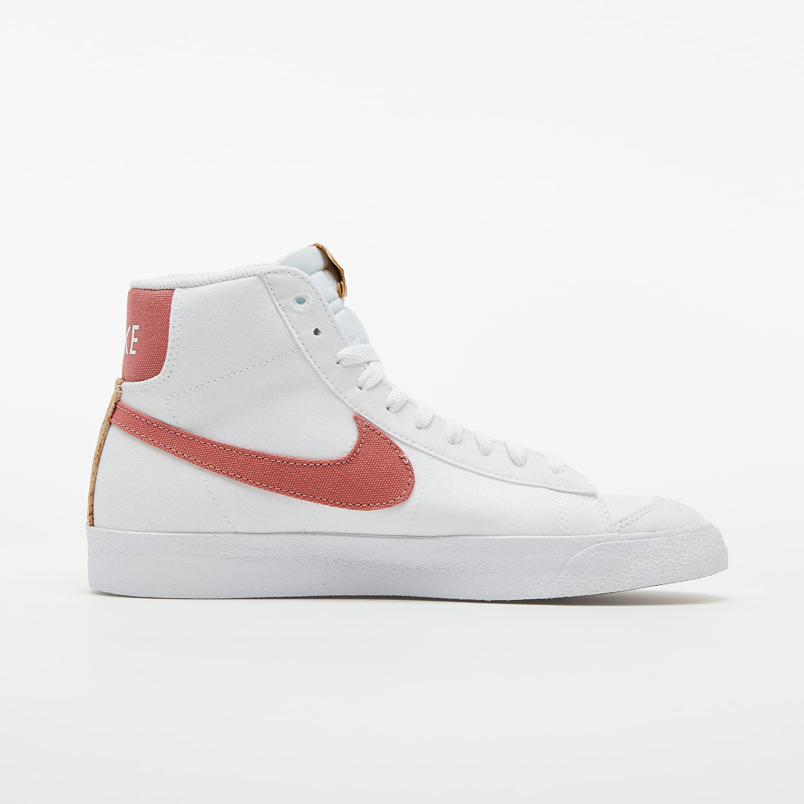 Moteriška avalynė Nike W Blazer Mid '77 SE White/ Light Sienna-White