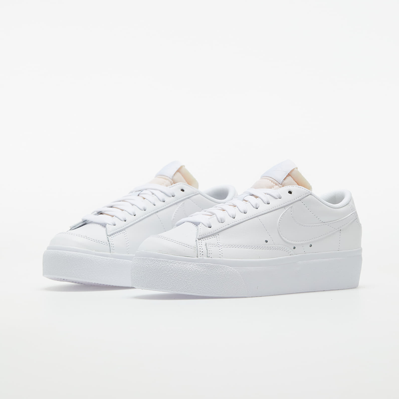 Zapatillas mujer Nike W Blazer Low Platform White/ White-White-Black