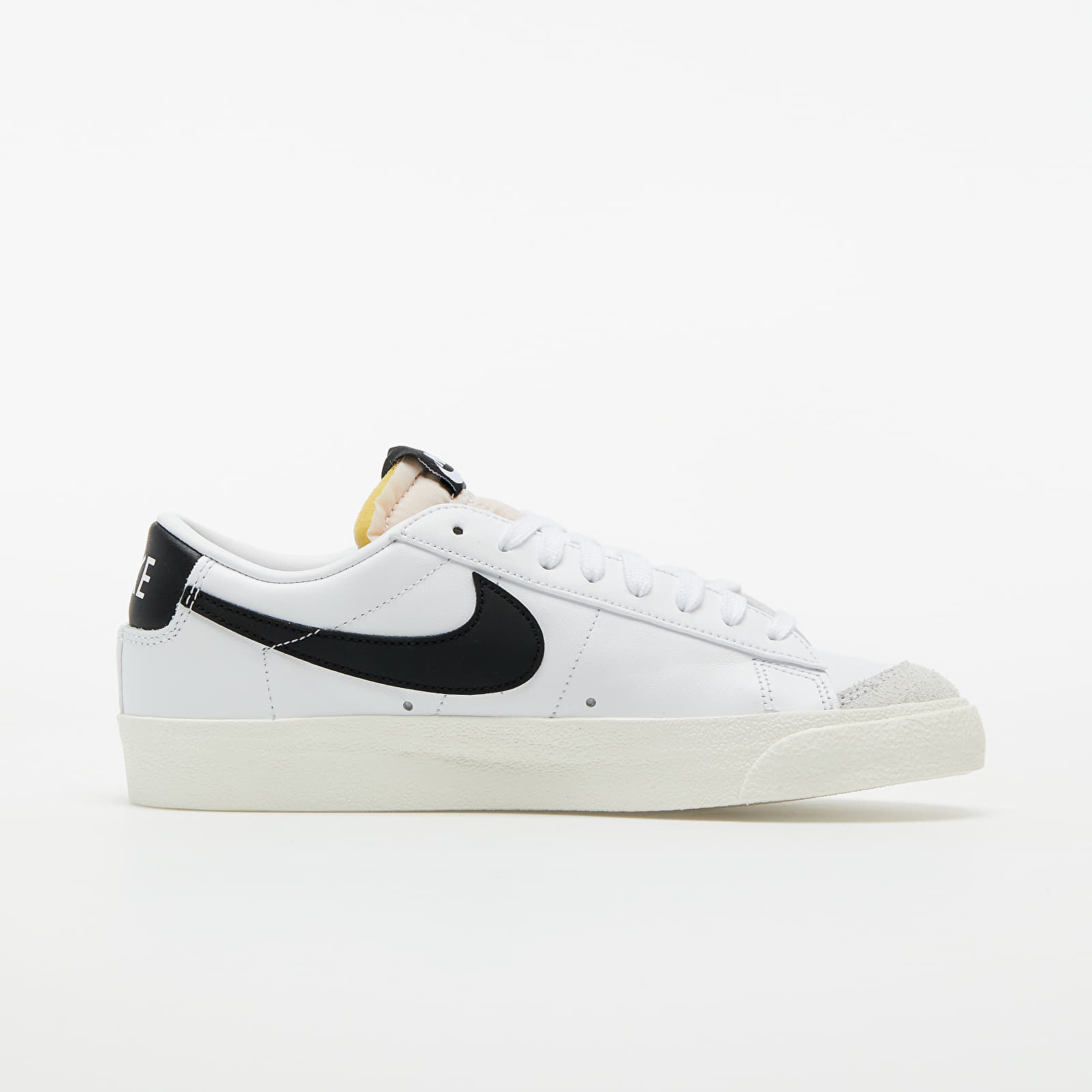 Damesschoenen Nike Blazer Low '77 White/ Black-Sail-White