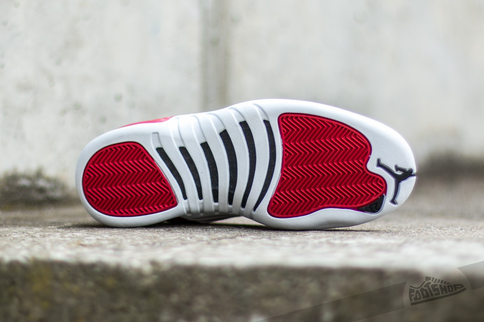 Jordan 12 hot sale red mens