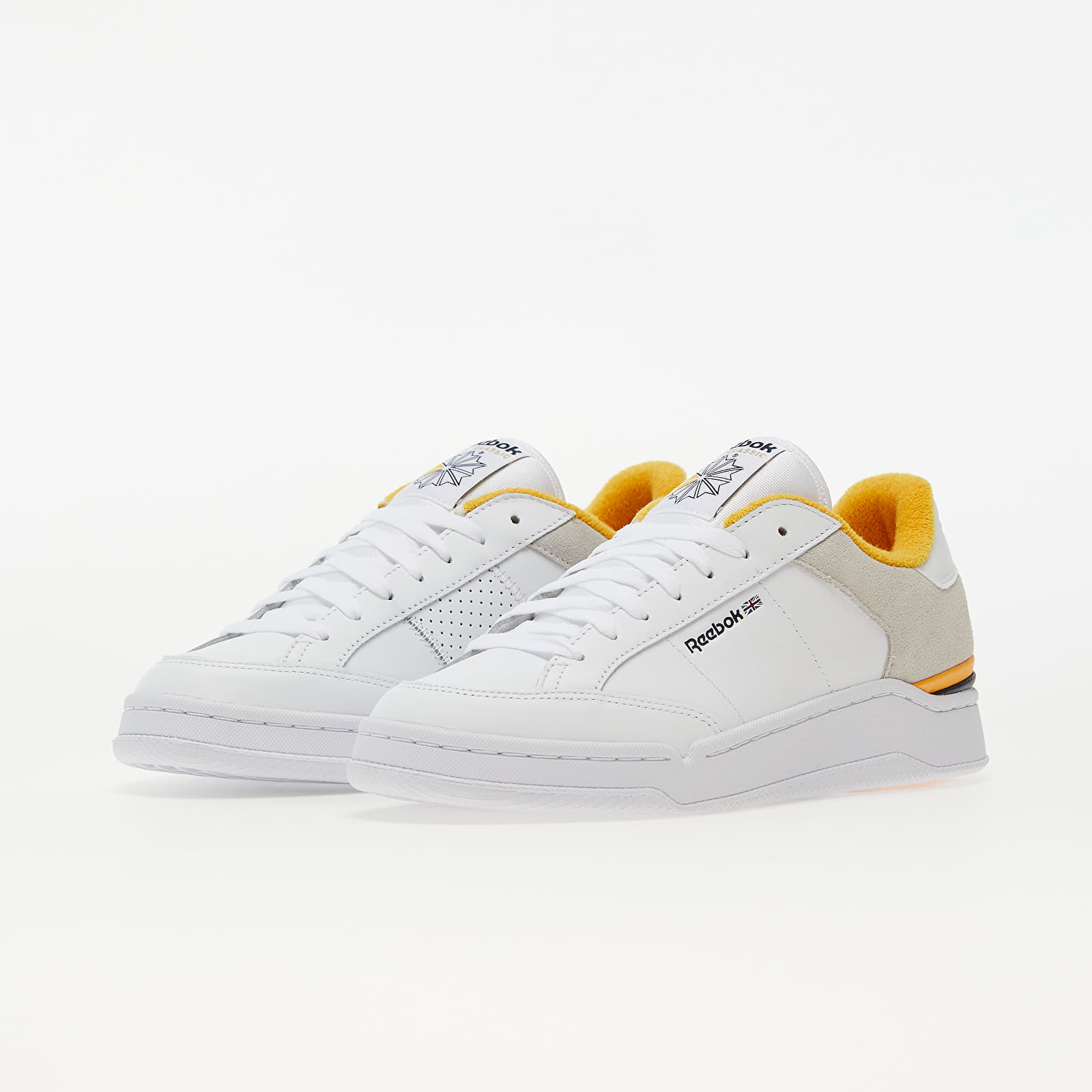 Herren Sneaker und Schuhe Reebok AD Court Ftw White/ Vector Navy/ Semi Solar Gold