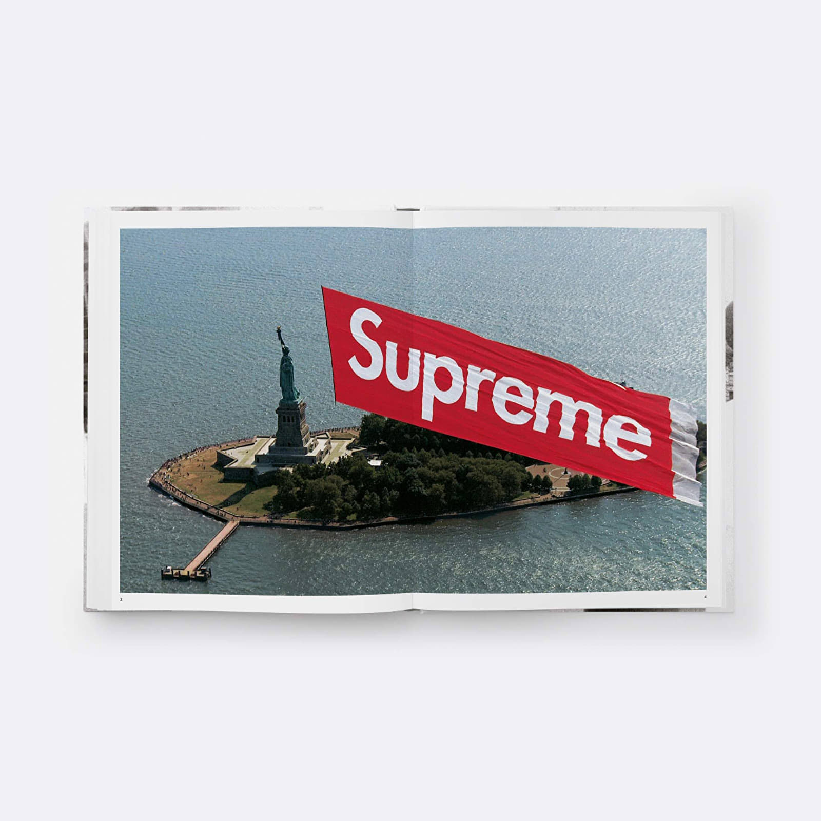 Ostatní doplňky Supreme Book James Jebbia