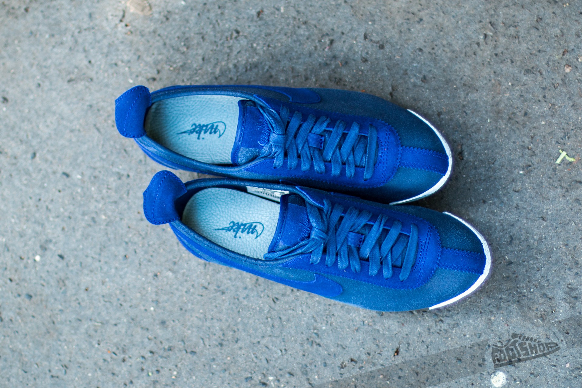Royal blue nike on sale cortez