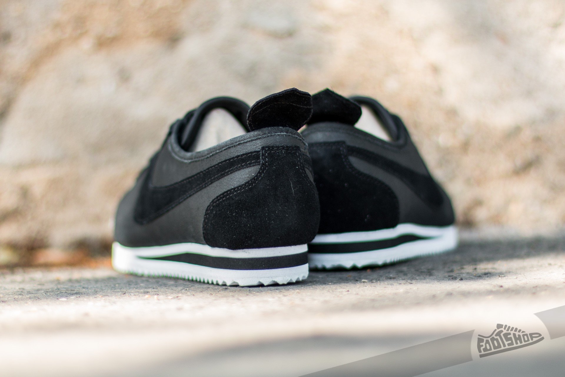 Nike 72 metallic shop