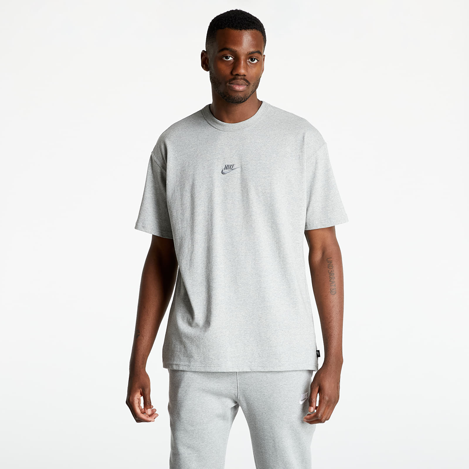 Camisetas Nike Sportswear Tee Premium Essential DK Grey Heather