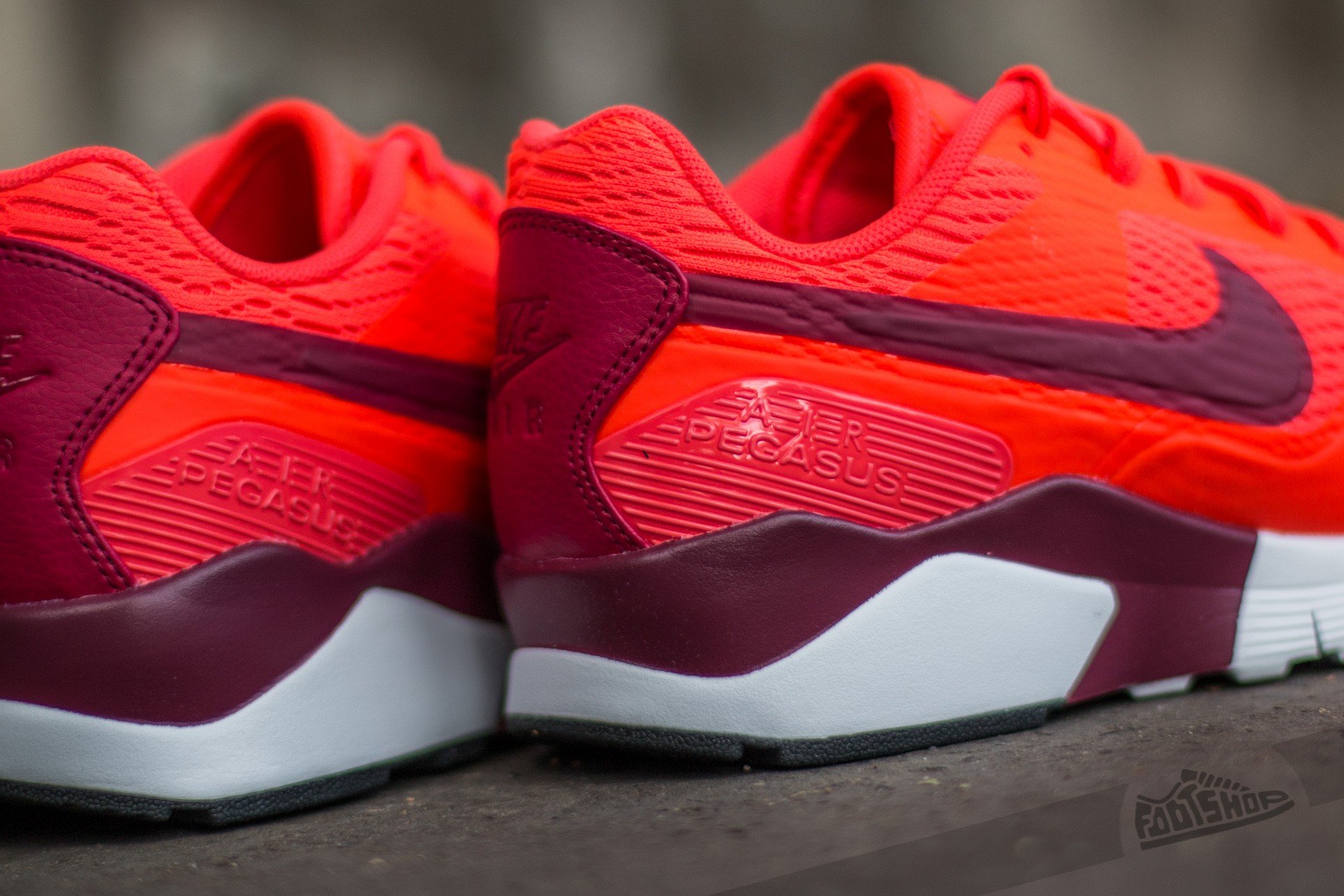 Buty damskie Nike Air Pegasus W 92 16 Bright Crimson Noble Red