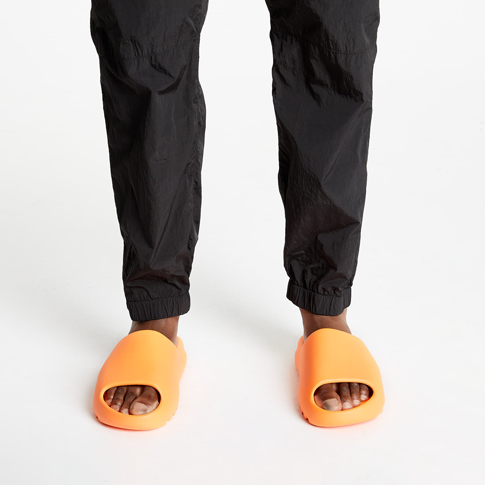 Cargo nadrág C.P. Company Chrome-R Garment Dyed Track Pants Black