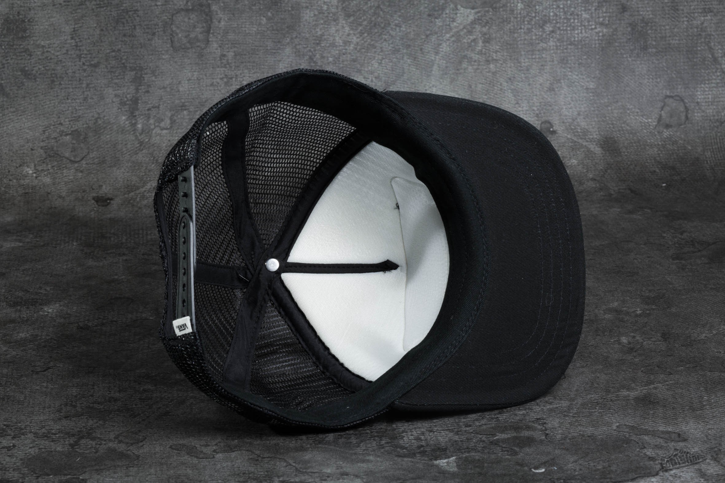 Caps Vans Beach Girl Trucker Late Night Macaroons