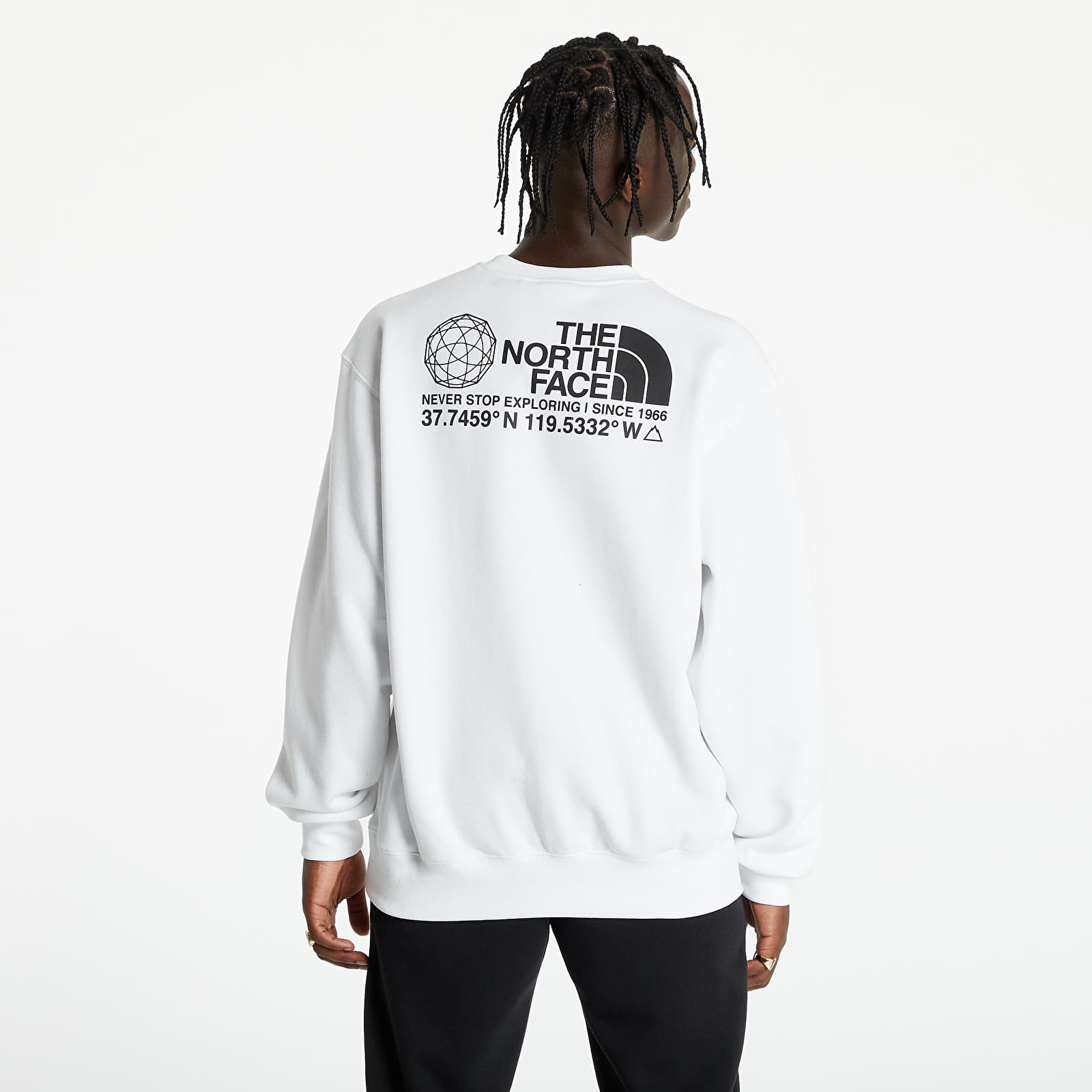 Hupparit ja collegepaidat The North Face Coordinates Crew White