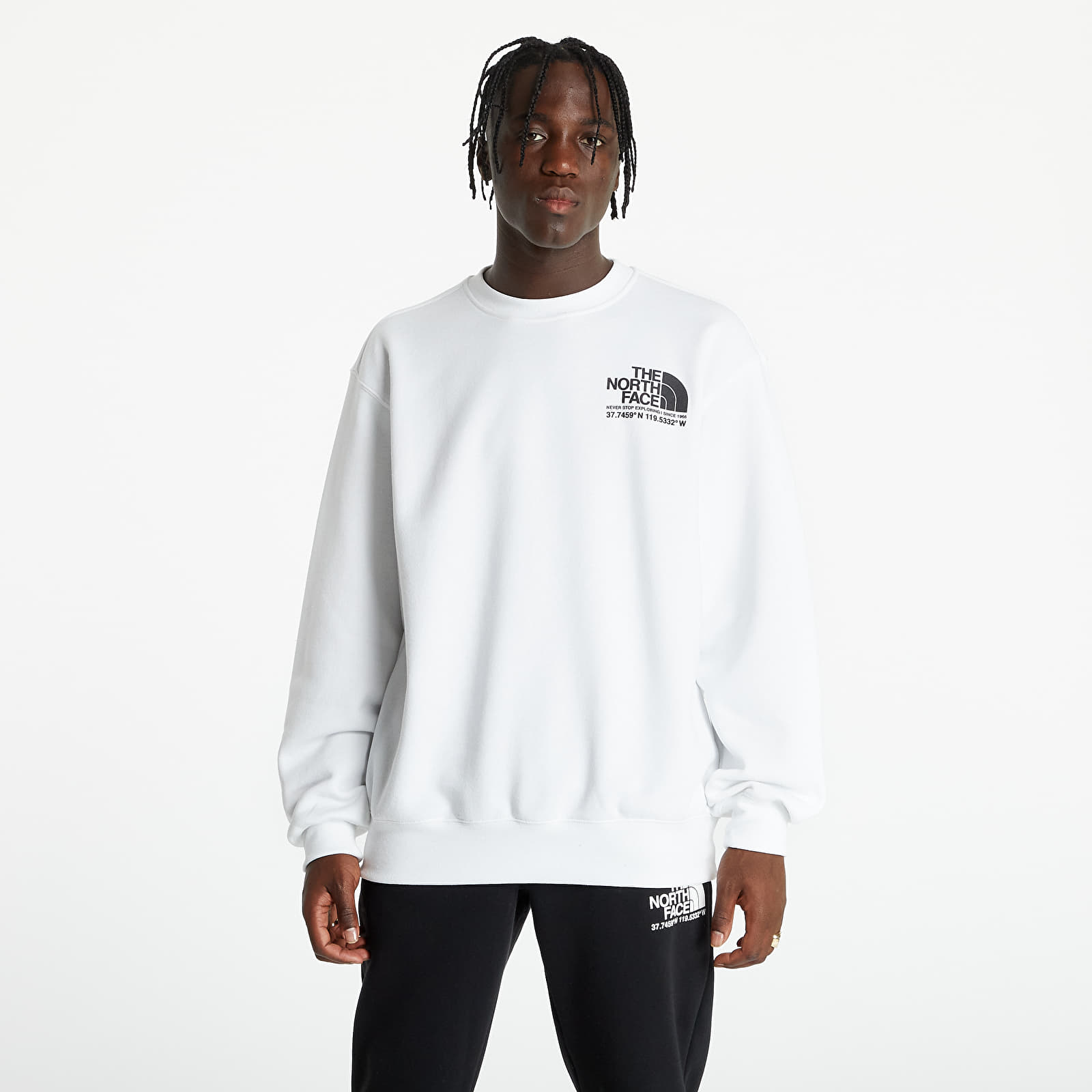 Hupparit ja collegepaidat The North Face Coordinates Crew White