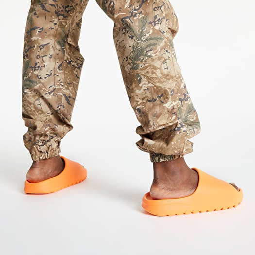 Carhartt camo sales joggers