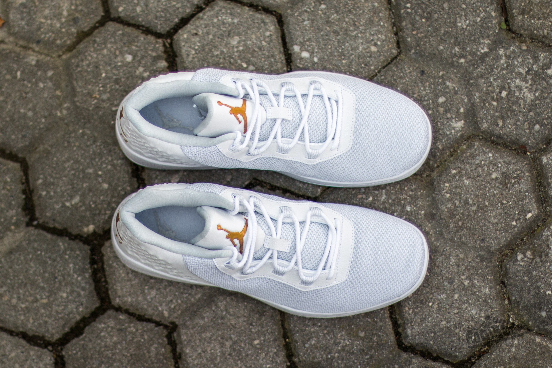 Scarpe uomo Jordan Academy White/ Metallic Gold Coin- Pure Platinum