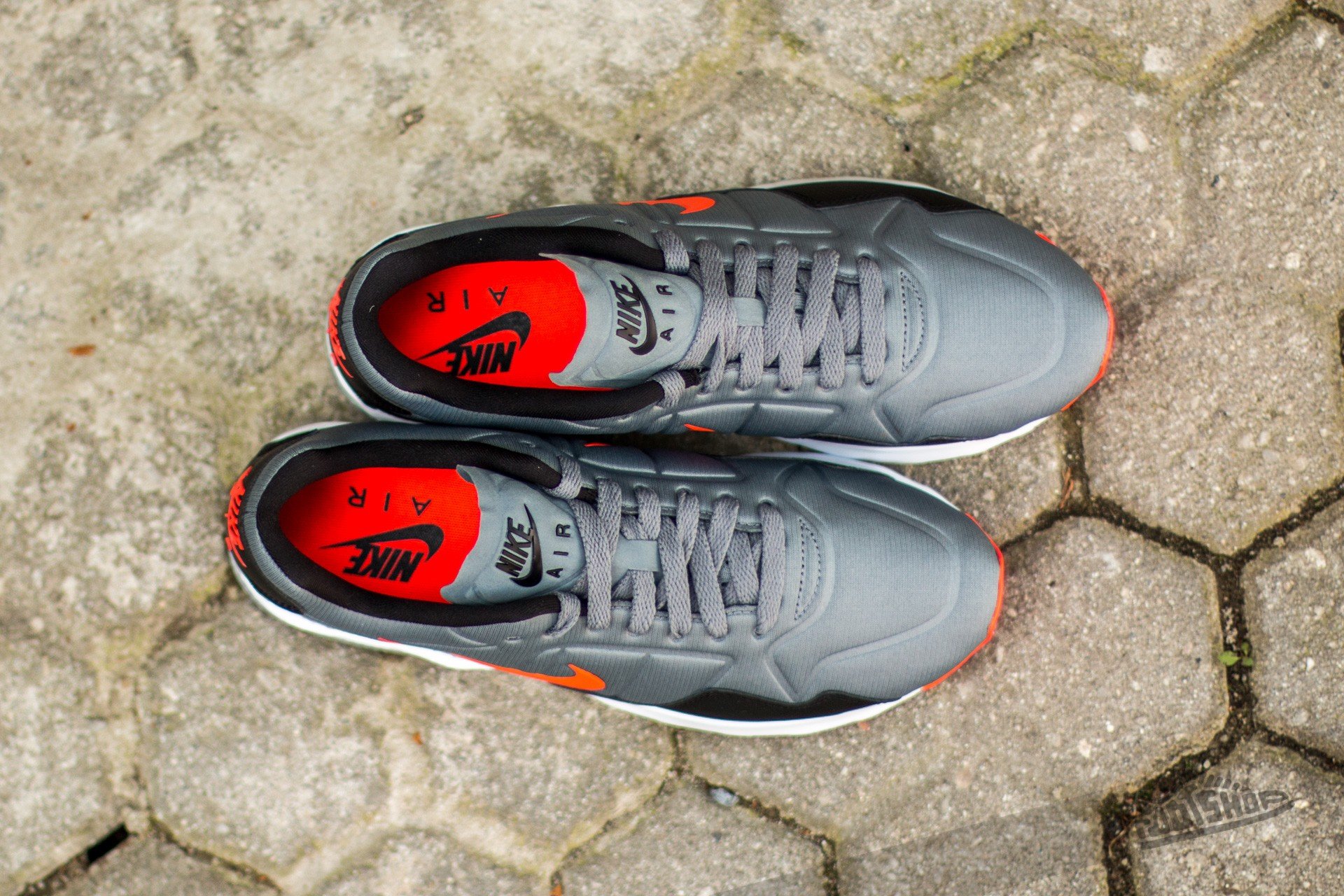 Herenschoenen Nike Air Zoom Pegasus 92 Cool Grey/ Bright Crimson- Black