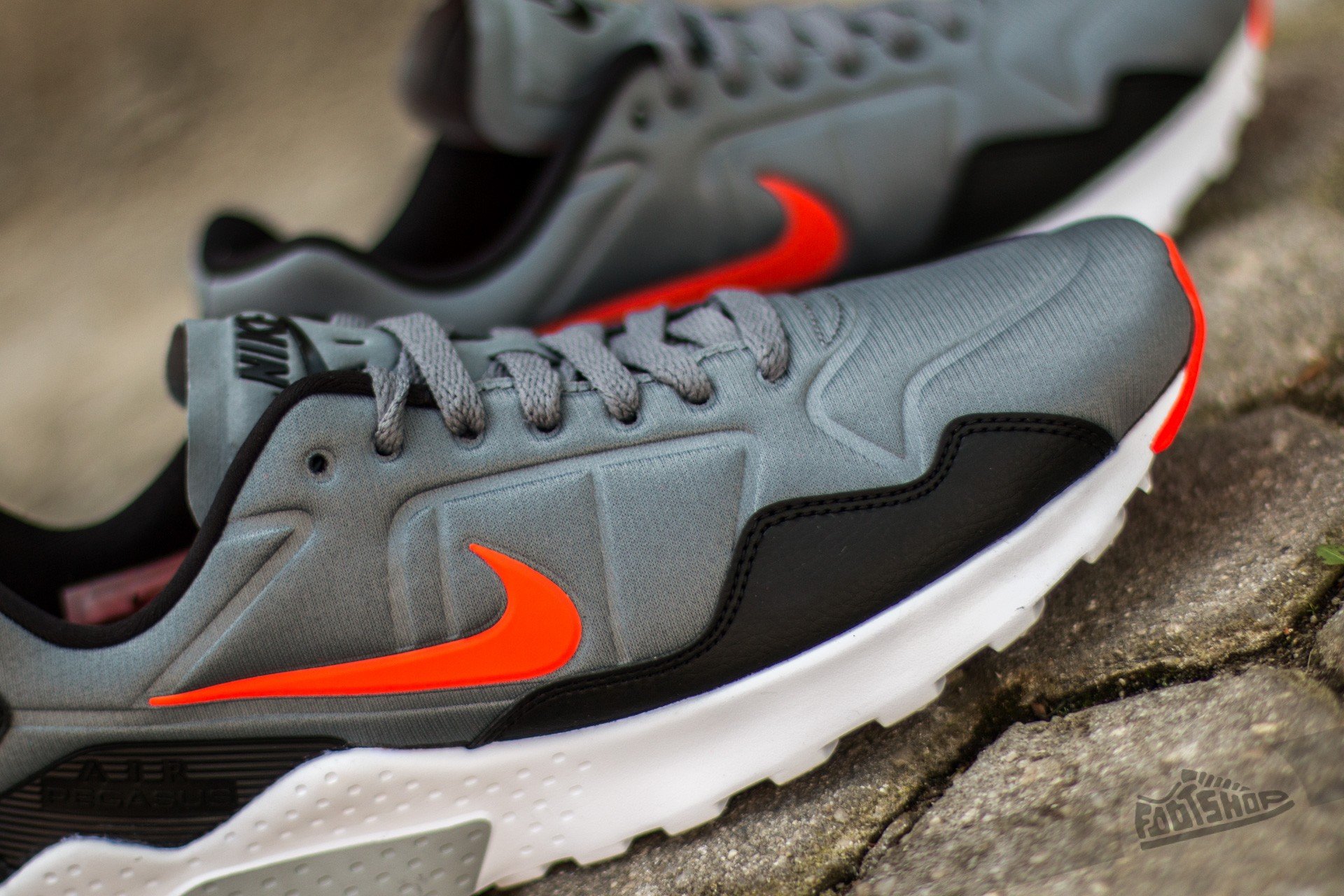 Nike air zoom pegasus 92 grey hot sale