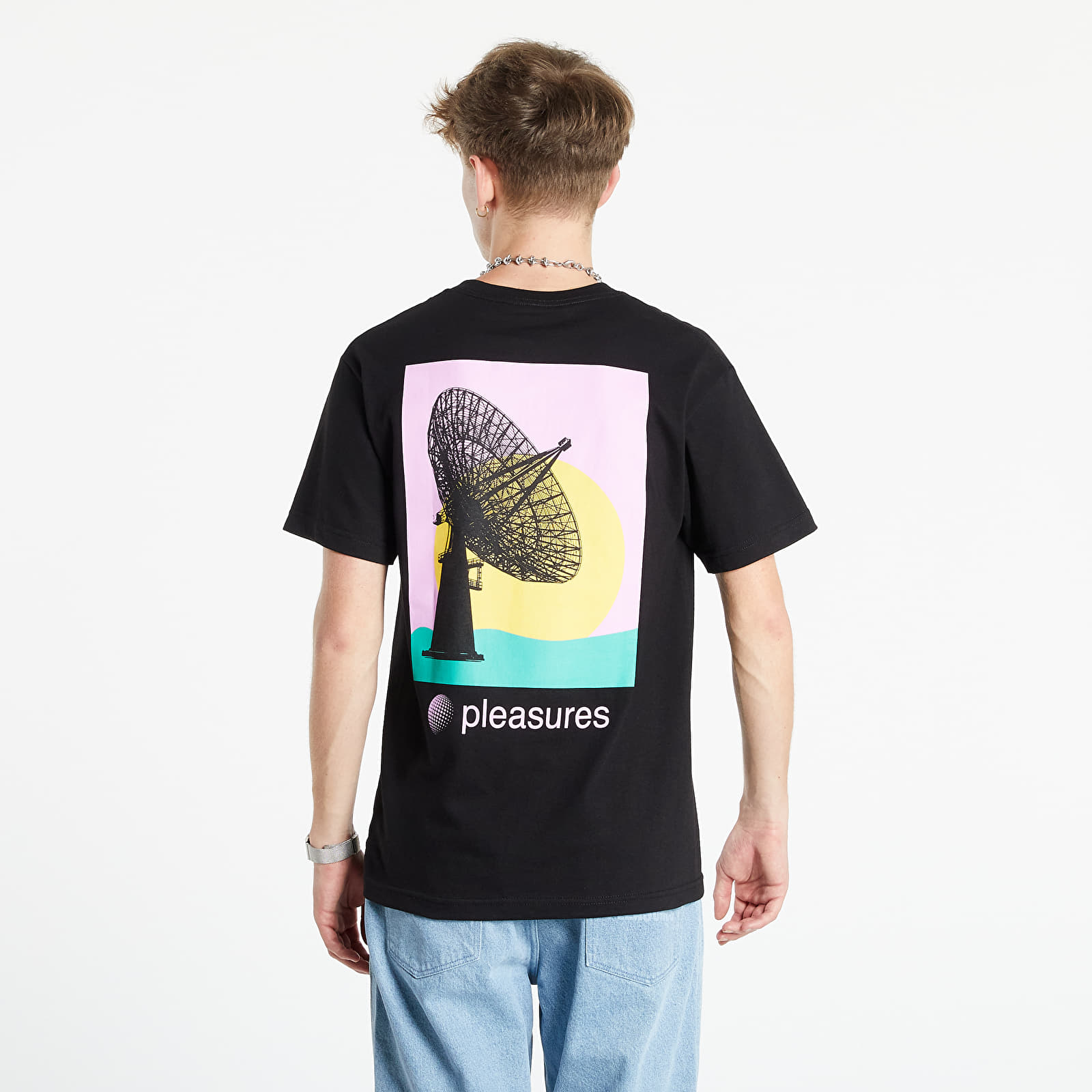 T-shirts PLEASURES Communication Tee Black