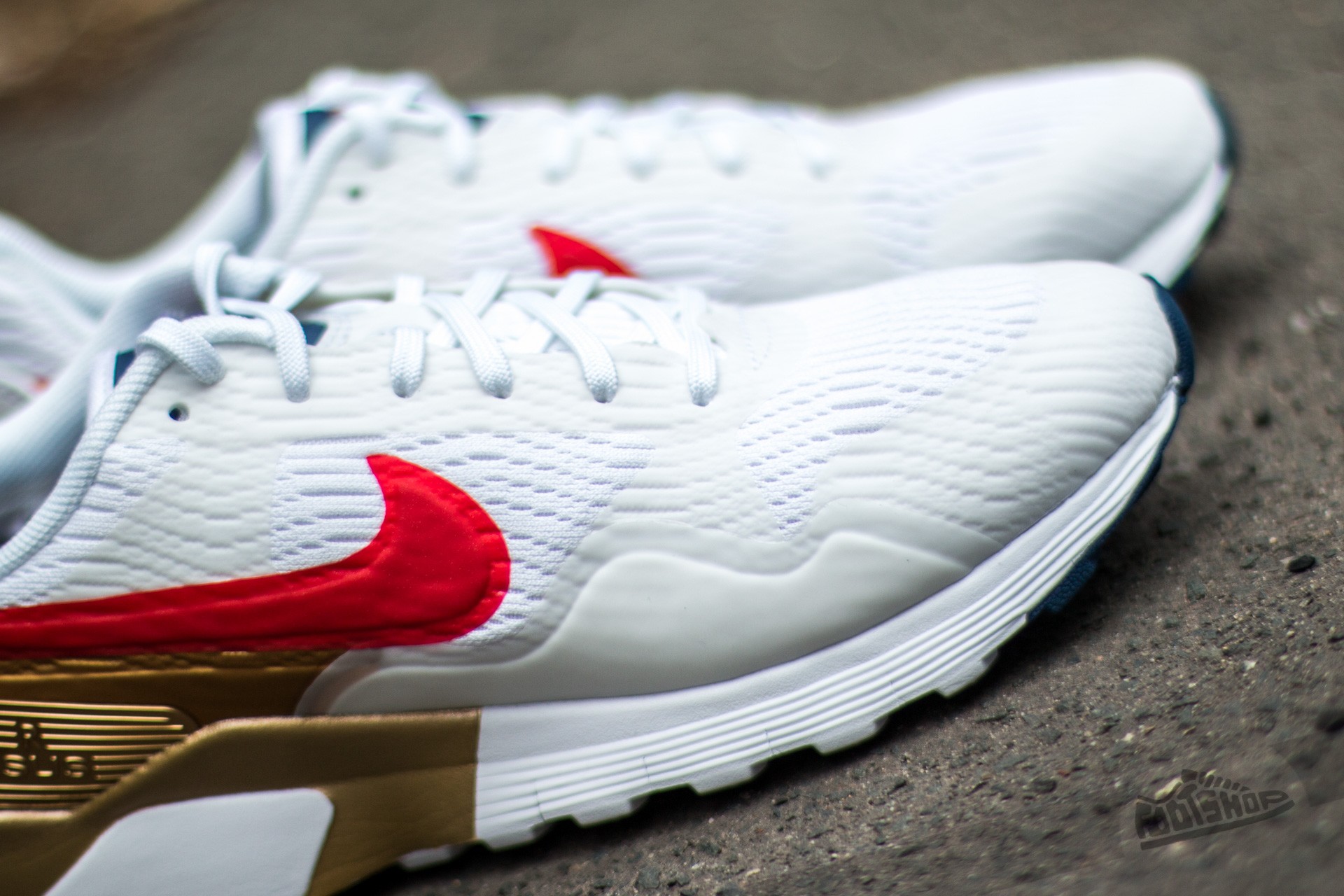 Scarpe donna Nike W Air Pegasus 92/16 White/ University Red-Metallic Gold-Coastal Blue