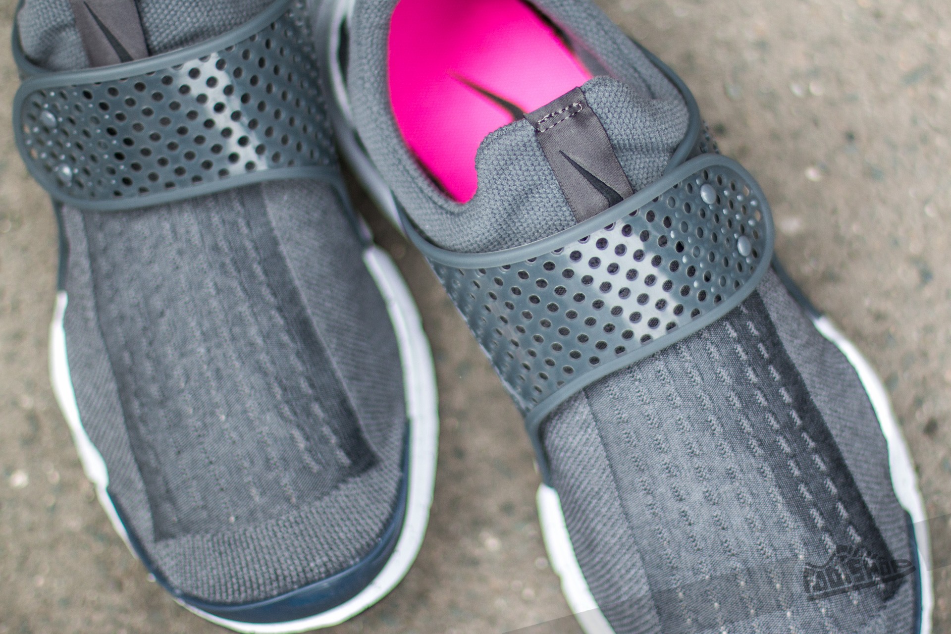 Men s shoes Nike Sock Dart Wolf Grey Wolf Grey White Pink Blast