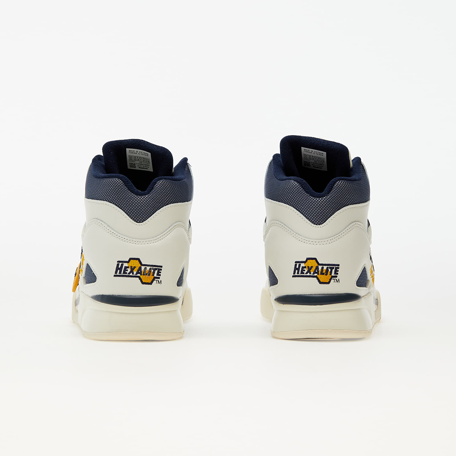 Herren Sneaker und Schuhe Reebok Pump Omni Zone II Chalk/ Bright Orchid/ Vector Navy