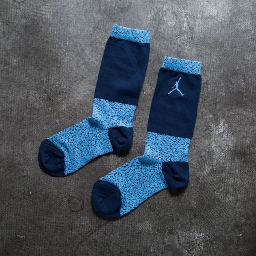 Royal blue jordan socks hotsell