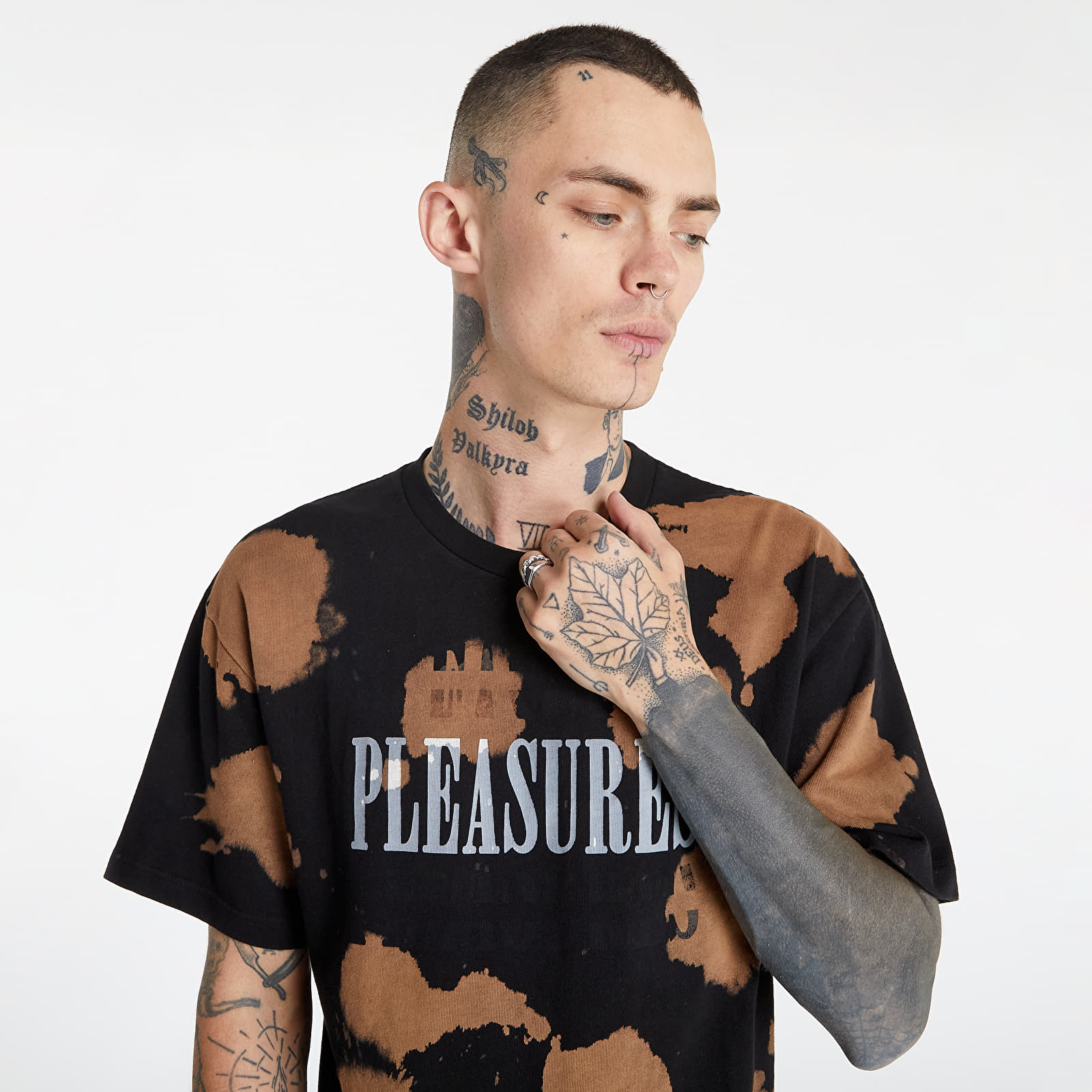 Tričká PLEASURES Swinger Dye Shirt Black