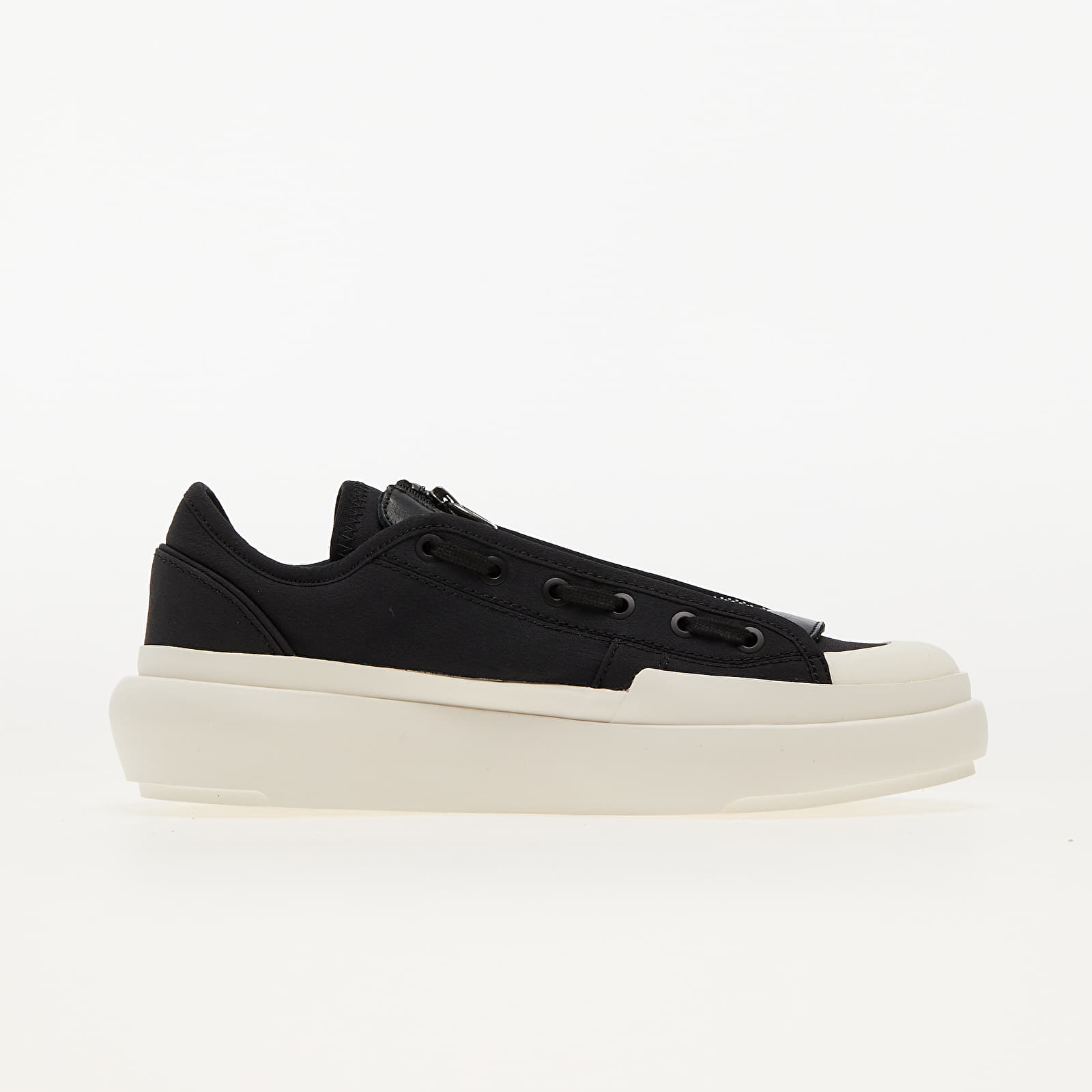 Încălțăminte și sneakerși pentru bărbați Y-3 Ajatu Court Low Black/ Black/ Core White