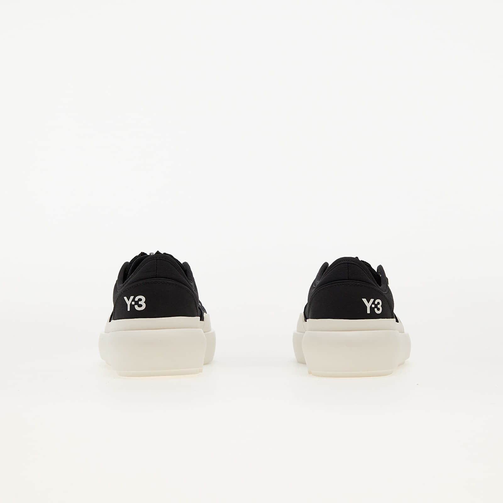 Încălțăminte și sneakerși pentru bărbați Y-3 Ajatu Court Low Black/ Black/ Core White