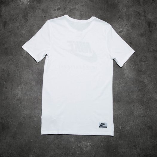 Nike international tee online