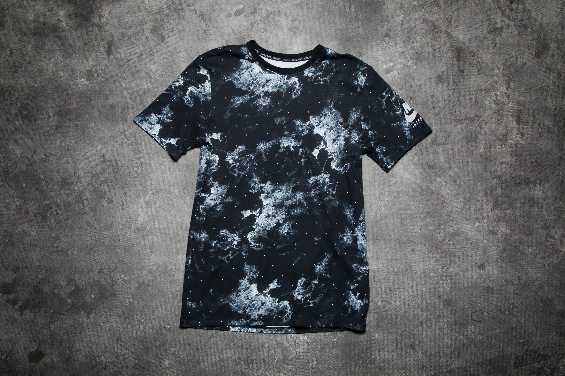 T-Shirts and shirts Nike Galaxy Tee Black