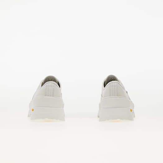 Vans authentic sneaker discount white
