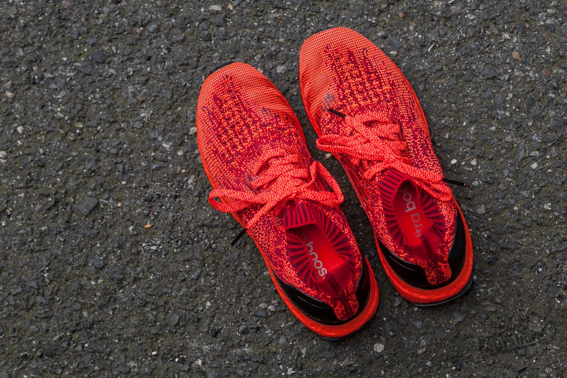 Ultra boost uncaged best sale carbon red