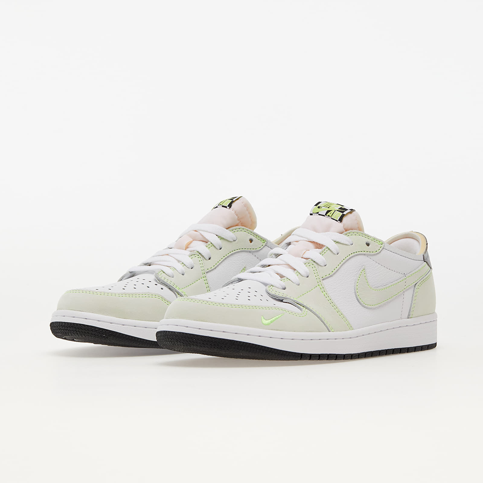 Încălțăminte și sneakerși pentru bărbați Air Jordan 1 Low OG White/ Black-Ghost Green