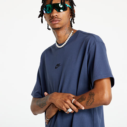 Black and blue nike shirt sales