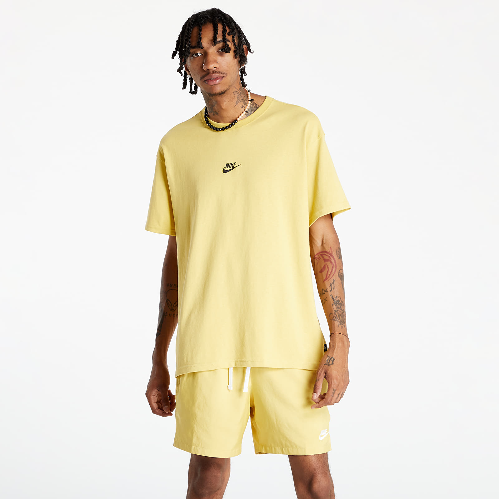 Koszulki Nike Sportswear Premium Essential Men's T-Shirt Saturn Gold/ Black