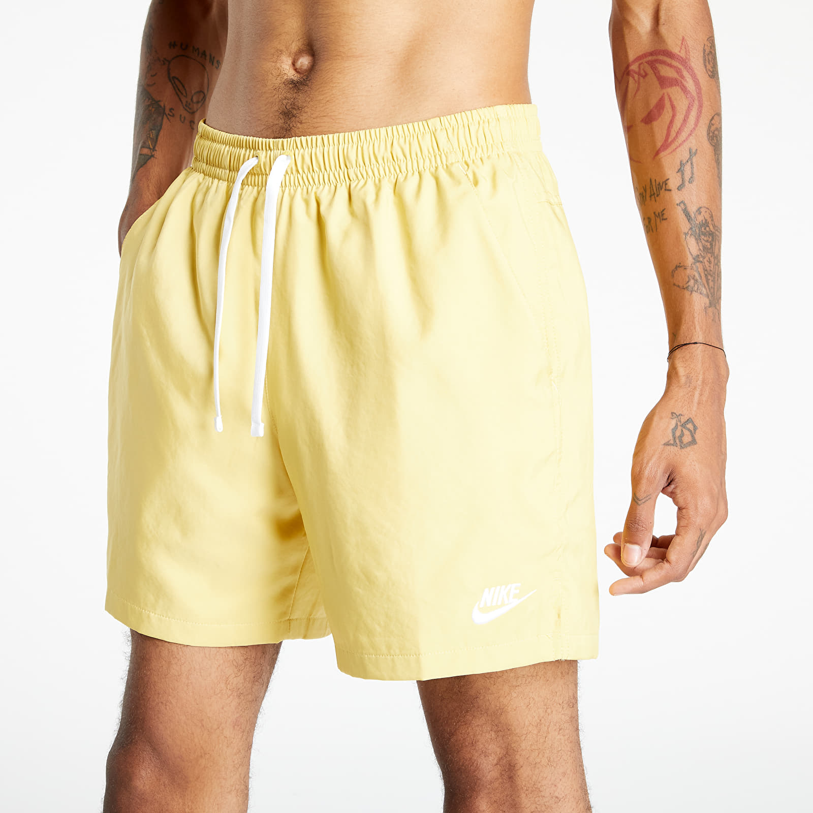 Nike woven shop shorts gold