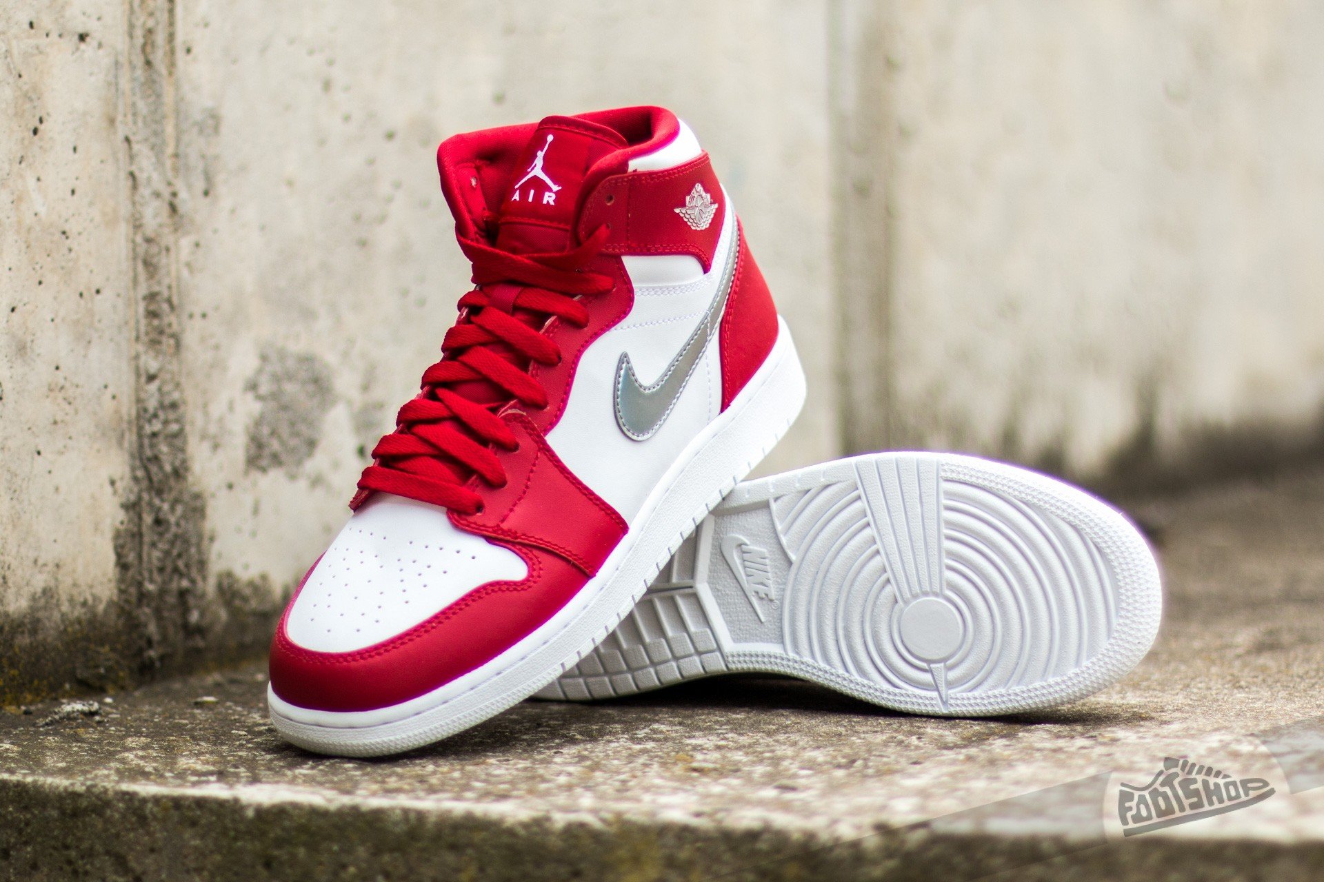 Women s shoes Air Jordan 1 Retro High BG Gym Red Metallic