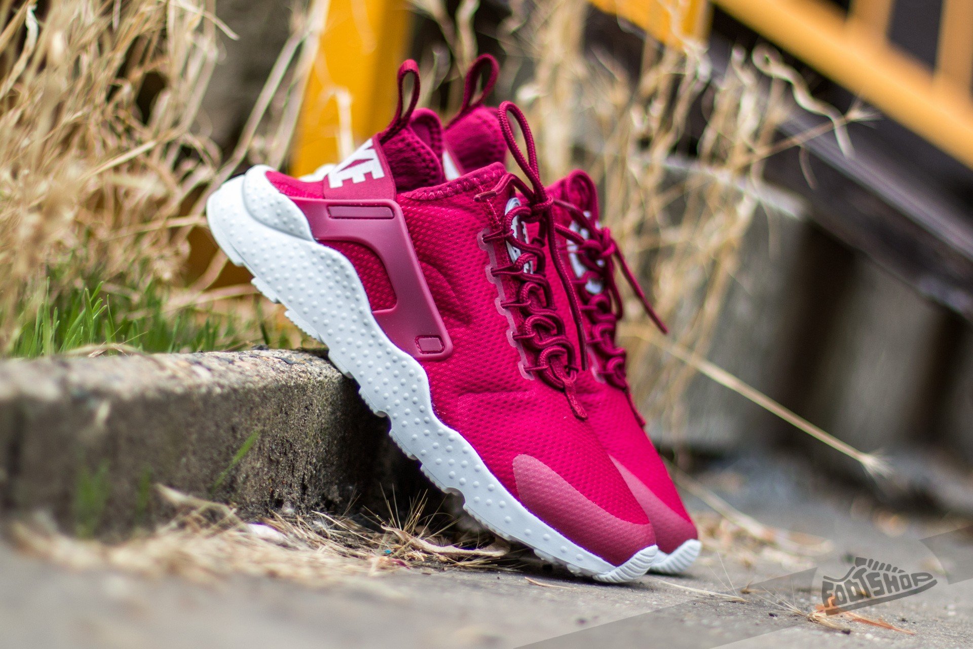 Nike huarache ultra women's pink top