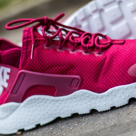 Noble red huaraches sales