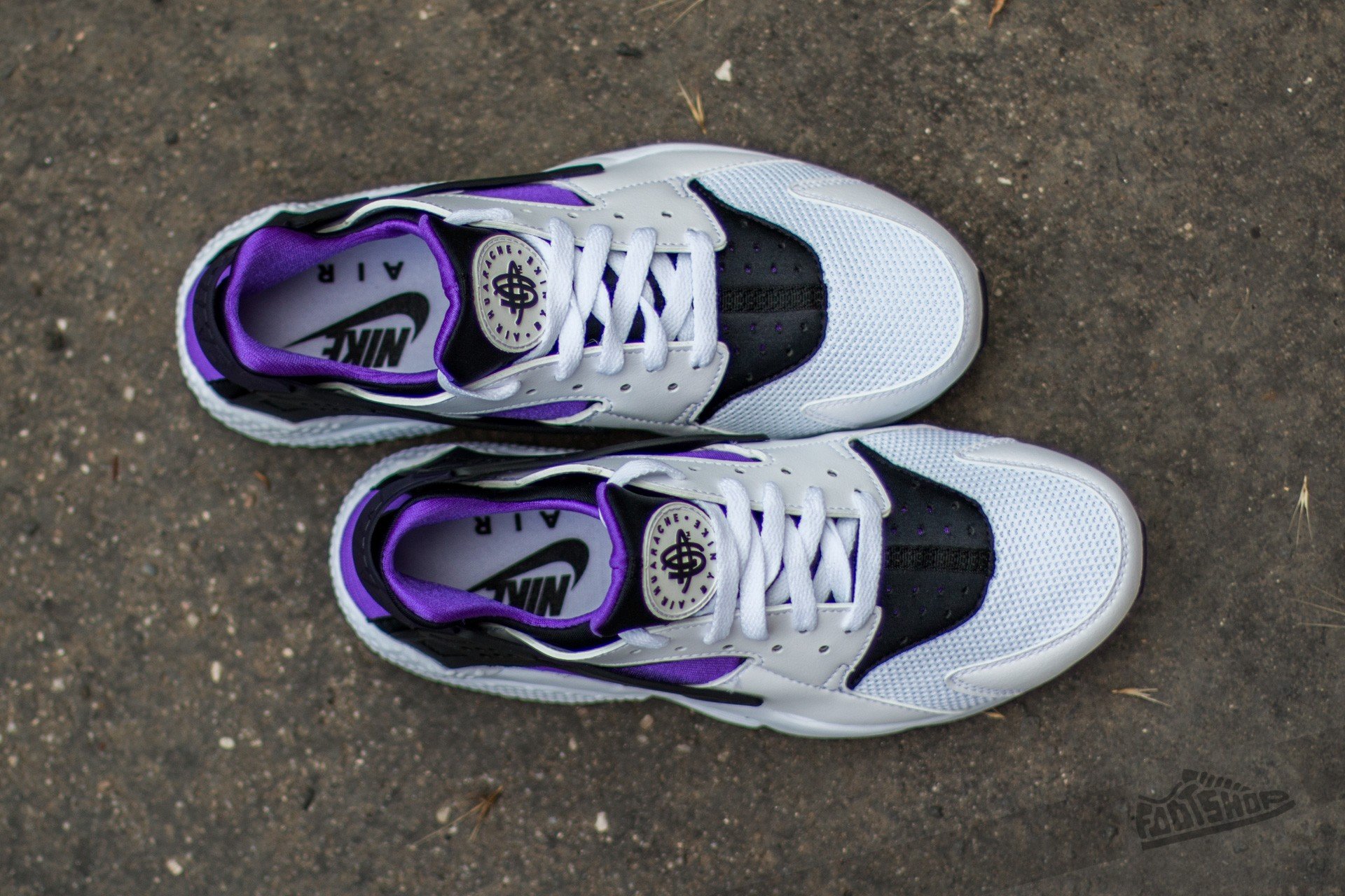Air huarache drift discount white black hyper grape