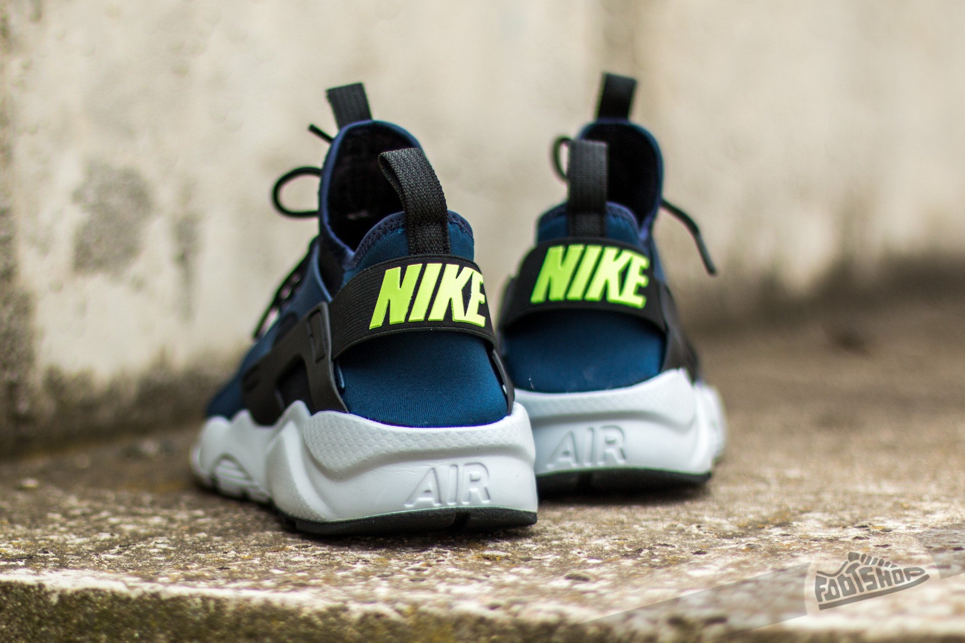 Huarache hotsell ultra green