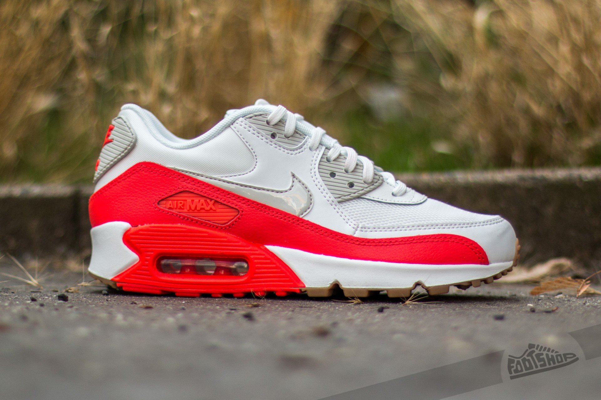 Scarpe donna Nike Wmns Air Max 90 Essential Summit White/ Light Bone-Bright Crimson