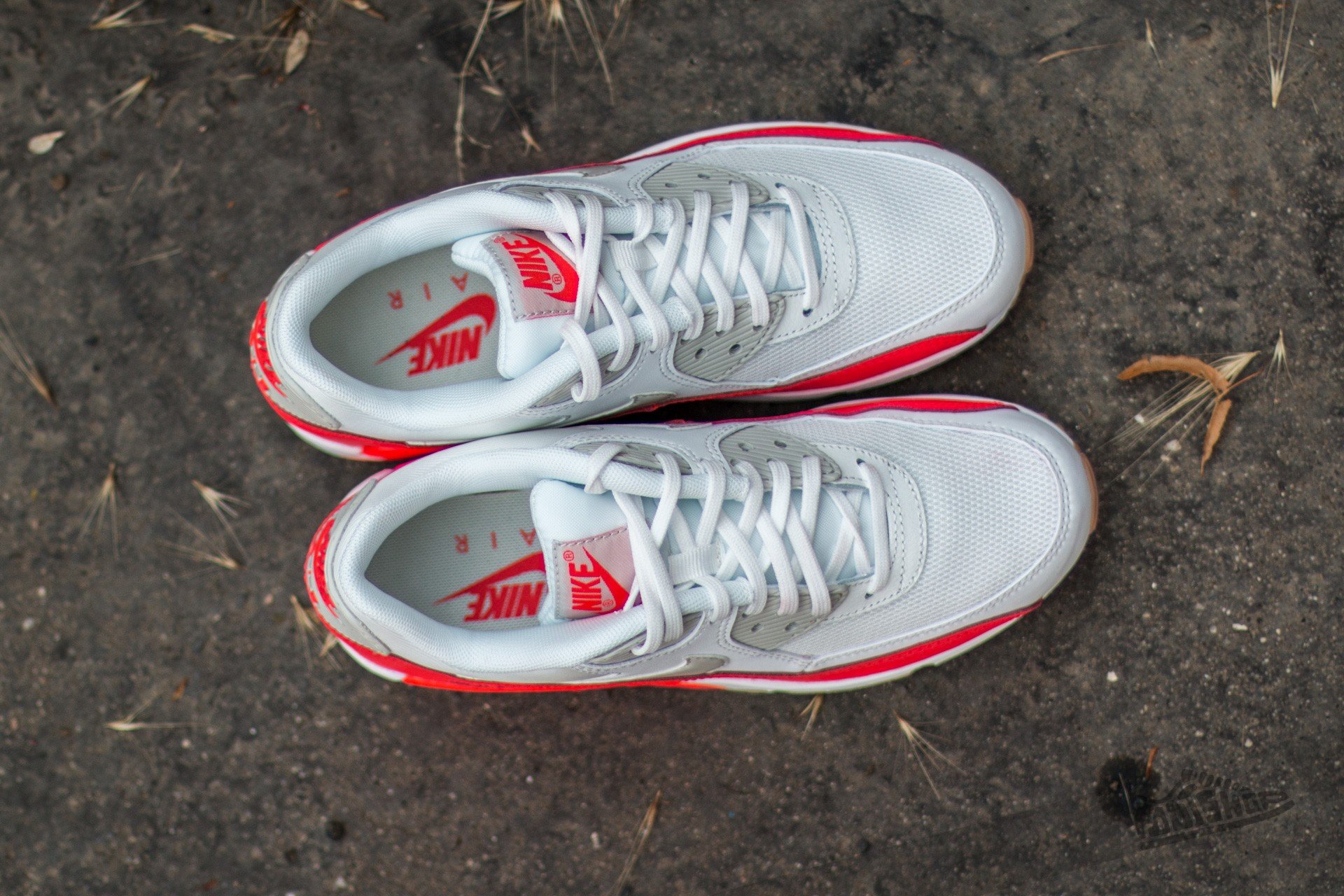 Scarpe donna Nike Wmns Air Max 90 Essential Summit White/ Light Bone-Bright Crimson