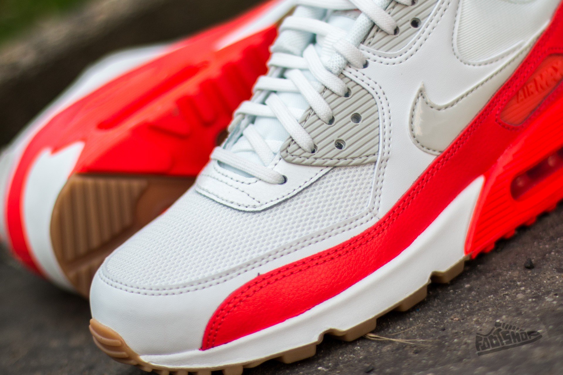 Scarpe donna Nike Wmns Air Max 90 Essential Summit White/ Light Bone-Bright Crimson