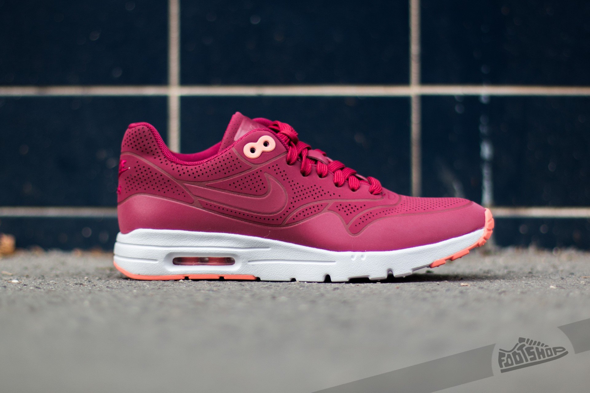 Női cipők Nike Wmns Air Max 1 Ultra Moire Noble Red/ Noble Red