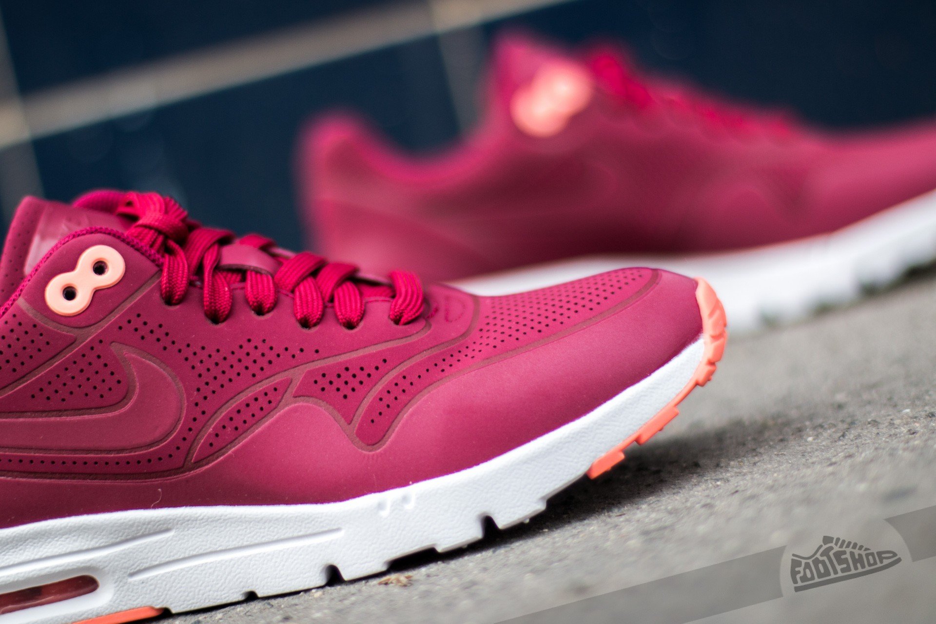 Női cipők Nike Wmns Air Max 1 Ultra Moire Noble Red/ Noble Red
