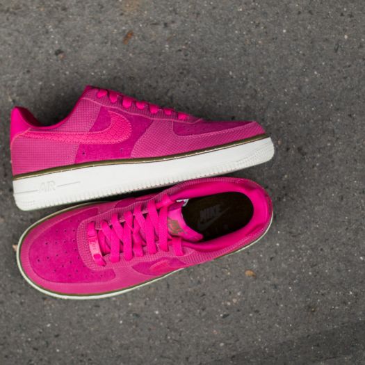 pink nike suede shoes