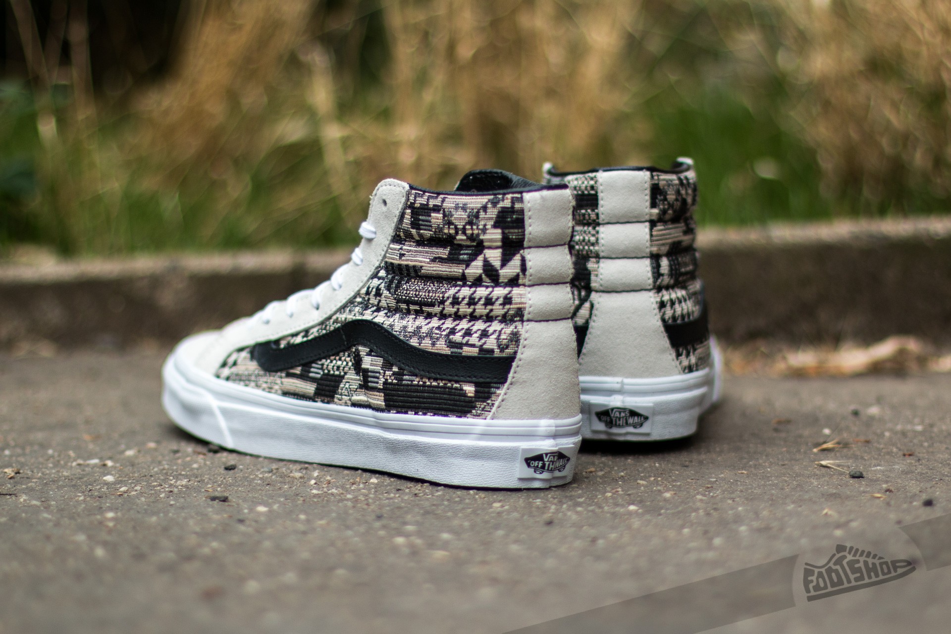 Vans sk8 hi clearance slim black and white