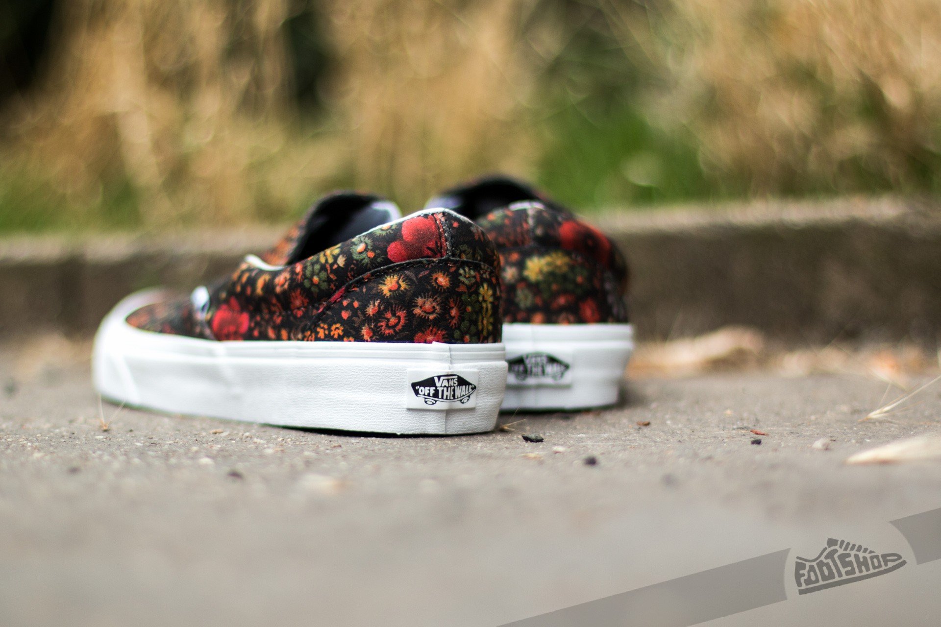 Vans multi floral true white hotsell