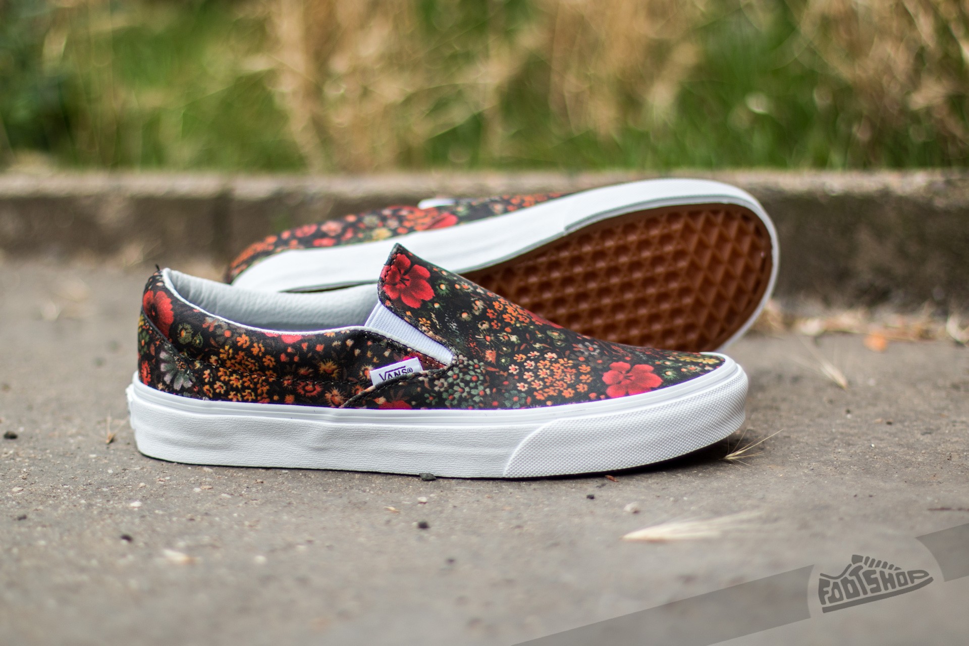 Womens floral slip hot sale on vans