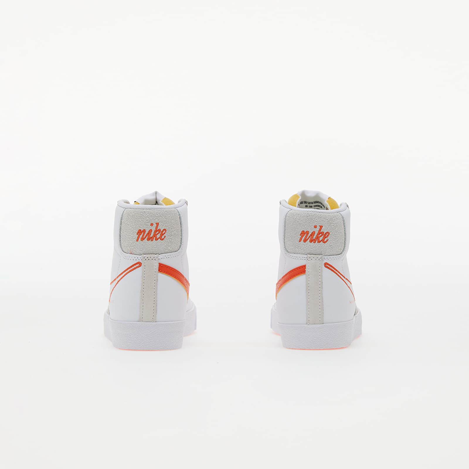 Ženski čevlji Nike W Blazer Mid '77 SE White/ Orange-Summit White-Sail