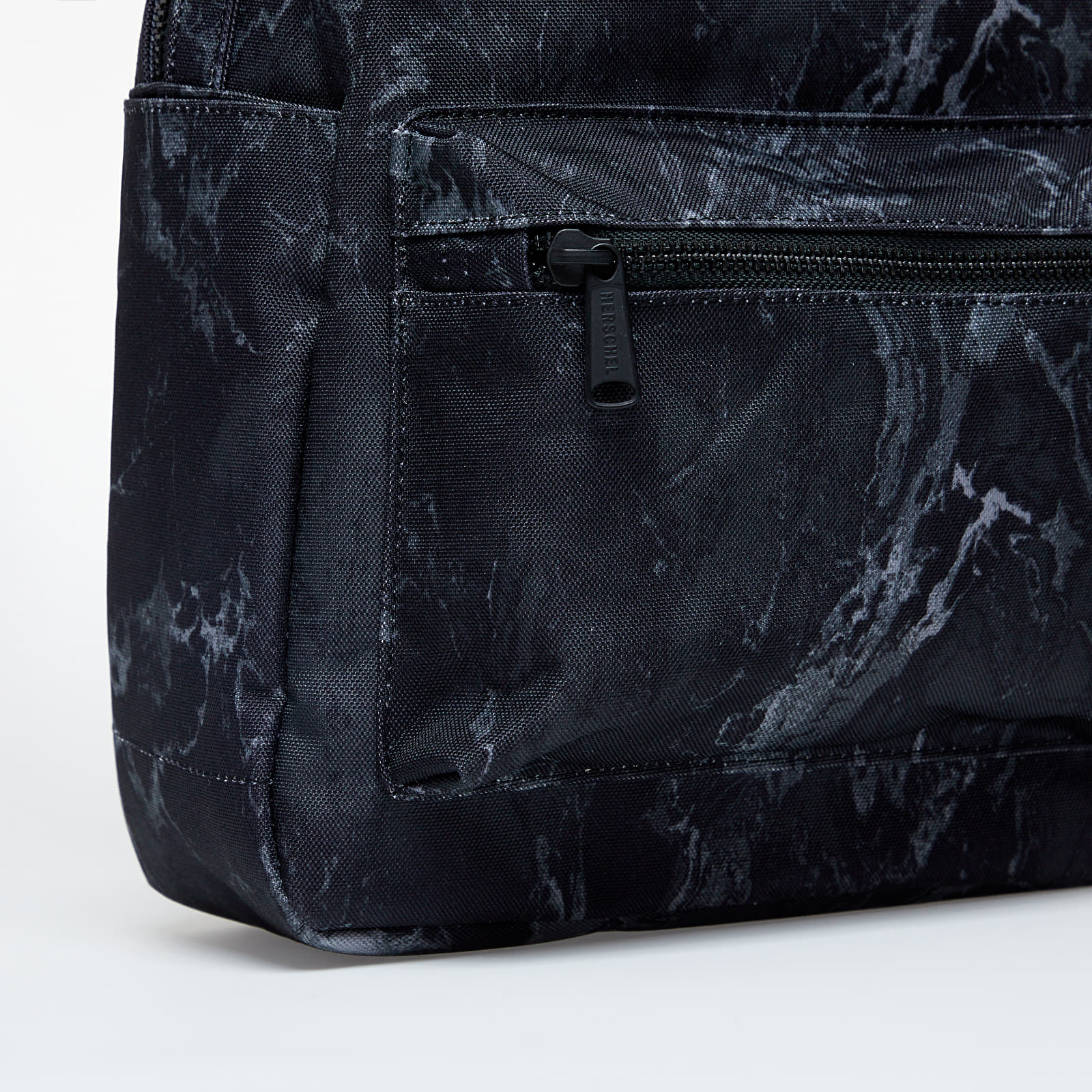Batohy Herschel Supply Co. Nova Small Backpack Black Marble